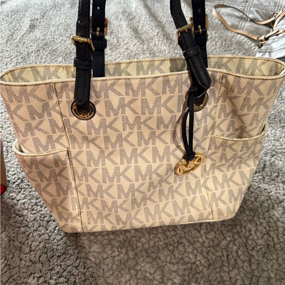 Michael Kors Cream and Drk Blue tote